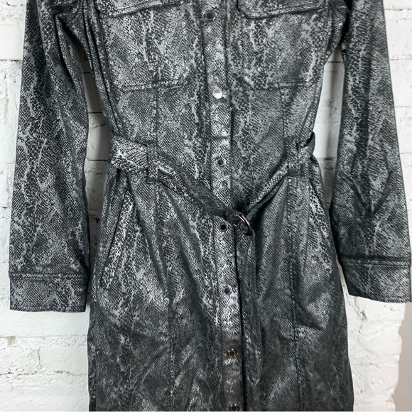 White House Black Market Snake Animal Metallic Silver Foil Shirt Dress 14 - Picture 6 of 15